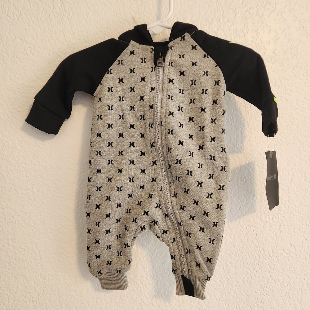 Hurley Baby Size Newborn Black/Grey/Green Logo Full Zip Hooded One Piece NWT